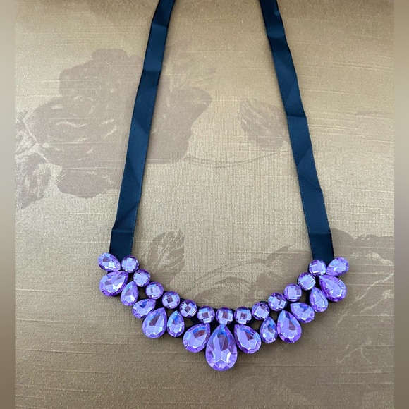 Ribbon Rhinestones and Beaded Necklace in Lavender Purple - Picture 4 of 6